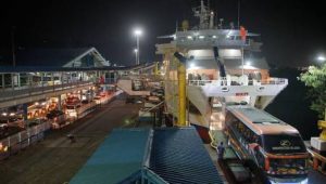 Dermaga penyebarangan merak