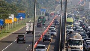 Ilustrasi pemberlakuan contraflow di Tol Jagorawi. | Antara
