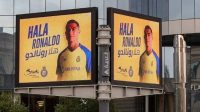 Papan reklame menampilkan wajah Cristiano Ronaldo di sepanjang jalan Arab Saudi untuk menyambut kedatangan Sang bintang di Al Nassr. | ist