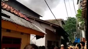 Kebakaran di Bidaracina Kebakaran hebat terjadi di Jalan Otto Iskandar Dinata, Gang Tanjung Lengkong, Bidaracina, Jakarta Timur, Minggu sore, 15/1/2023.| Juwendra Asdiansyah/Forum Keadilan