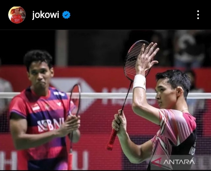 Presiden Jokowi mengunggah foto juara Indonesia Master Jonatan Christie seraya mengucapkan selamat di media sosial resminya. | Instagram @Jokowi