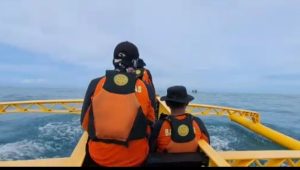 Tim SAR mencari nelayan hilang