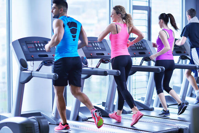 Olahraga treadmill. | ist