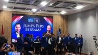 Ketua Umum Partai NasDem Surya Paloh dan Ketua Umum Partai Demokrat Agus Harimurti Yudhoyono melakukan konferensi pers terkait pembahasan isu politik jelang 2024.