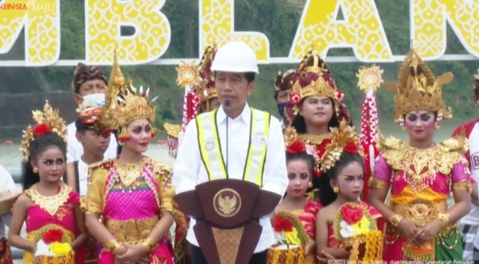 Jokowi resmikan bendungan Tamblang