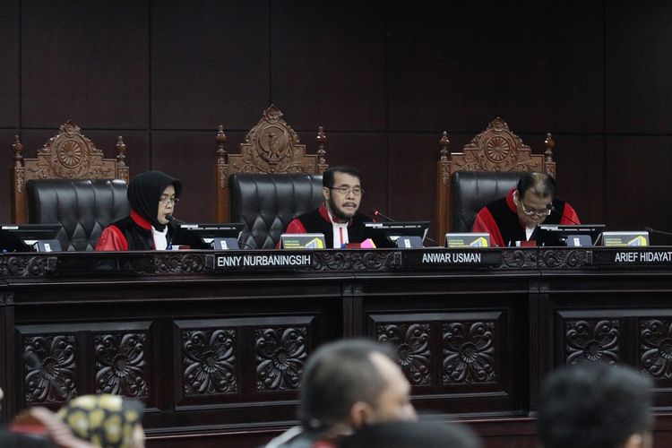 Wah! 9 Hakim Konstitusi Dilaporkan ke Polisi