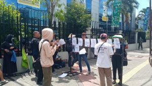 Warga Pakel Banyuwangi, Jawa Timur yang berunjuk rasa di Badan Pertanahan Nasional, Jakarta Selatan, Senin, 20/2/2023 menuntut enam hal kepada pemerintah