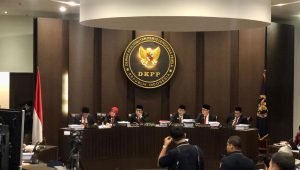 Anggota KPU Kepulauan Sangihe beberkan kecurangan Pemilu di DKPP