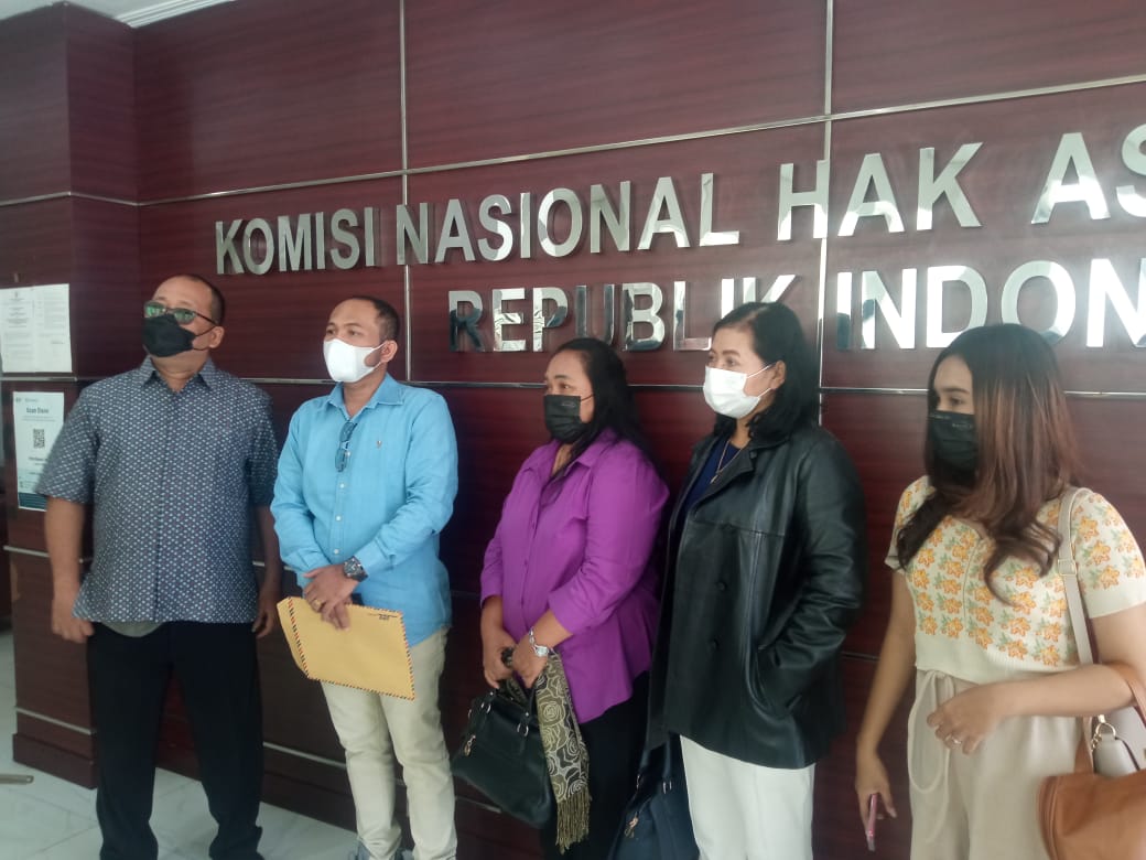 Keluarga sopir taksi online yang dibunuh Anggota Densus 88 mendatangi Komnas HAM