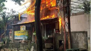 toko hhangus terbakar