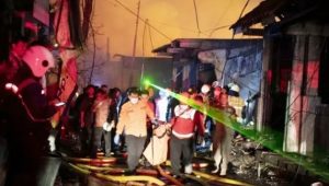Korban kebakaran Pertamina Plumpang dievakuasi Tim SAR. | ist