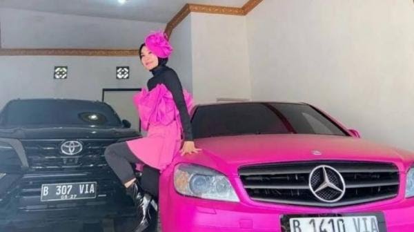 Istrinya Viral Pamer Harta, Pejabat Setneg Esha Rahmansah Dinonaktifkan