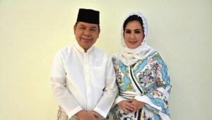 Bupati Kapuas Ben Brahim S Bahat dan istrinya, Ary Egahni. | Ist