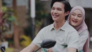 Dinda Hauw dan Rey Mbayang