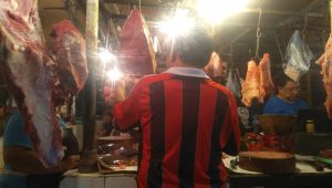 Harga daging di Pasar Klender dan Pulo Gadung naik, Rabu, 23/3/2023