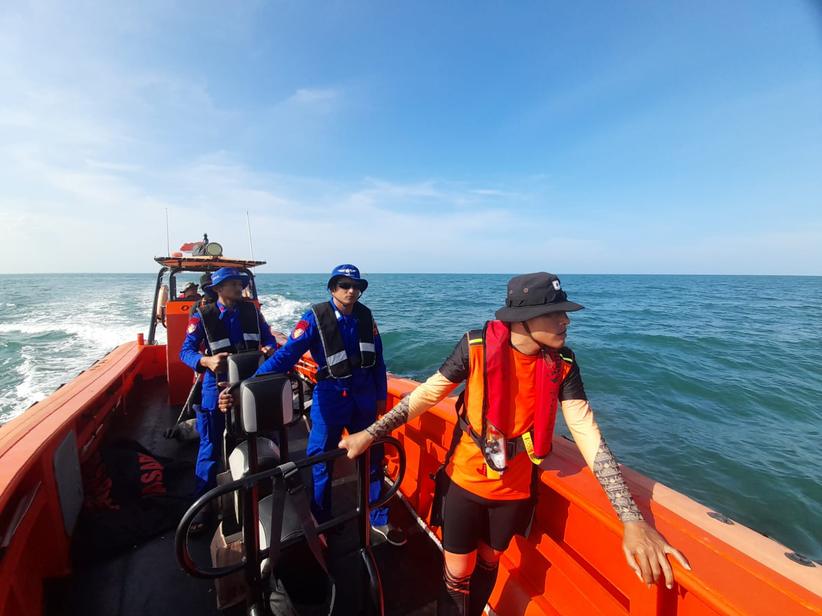 Terpeleset Saat Buang Air, ABK Hilang di Perairan Pulau Mundu Lamsel