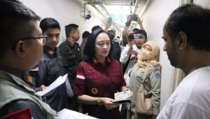 Kepala Imigrasi Jaksel Felucia Sengky Ratna bersama tim pengawasan orang asing mendatangi apartemen di Jakarta, Selasa, 28/2/2023. | ist