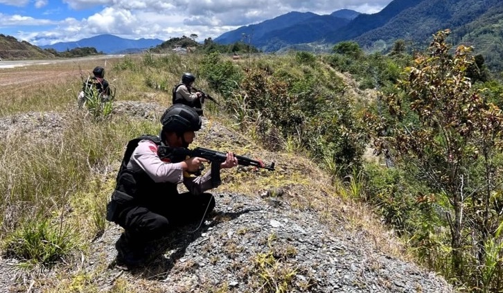 Petugas Gabungan Baku Tembak dengan KKB di Bandara Bilogai Intan Jaya