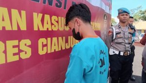 Tersangka pelaku pembunuhan pacar sesama jenisnya di Cianjur. | Ist