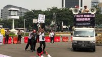 Aksi Teatrikal Warnai Demo Ratusan Dosen Kampus Negeri di Monas, Senin, 20/3/2023.