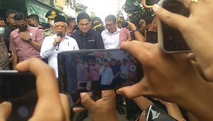 Wakil Presiden Ma’ruf Amin bersama Menteri BUMN Erick Tohir meninjau lokasi kebakaran Depo Pertamina Plumpang, Koja, Jakarta Utara, Sabtu, 4/3/2023. | Novia Suhari/Forum Keadilan