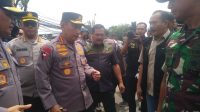Kapolri Jenderal Listyo Sigit Prabowo meninjau lokasi kebakaran depo Pertamina Plumpang. | Novia Suhari/Forum Keadilan