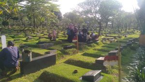 TPU Karet Bivak ramai didatangi peziarah