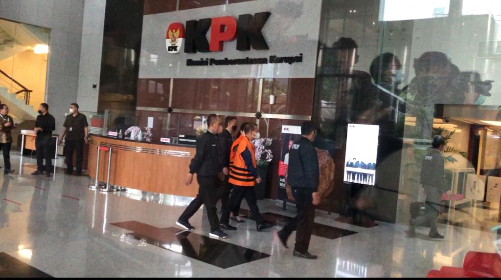KPK Geledah Kantor Dinas Bupati Kapuas