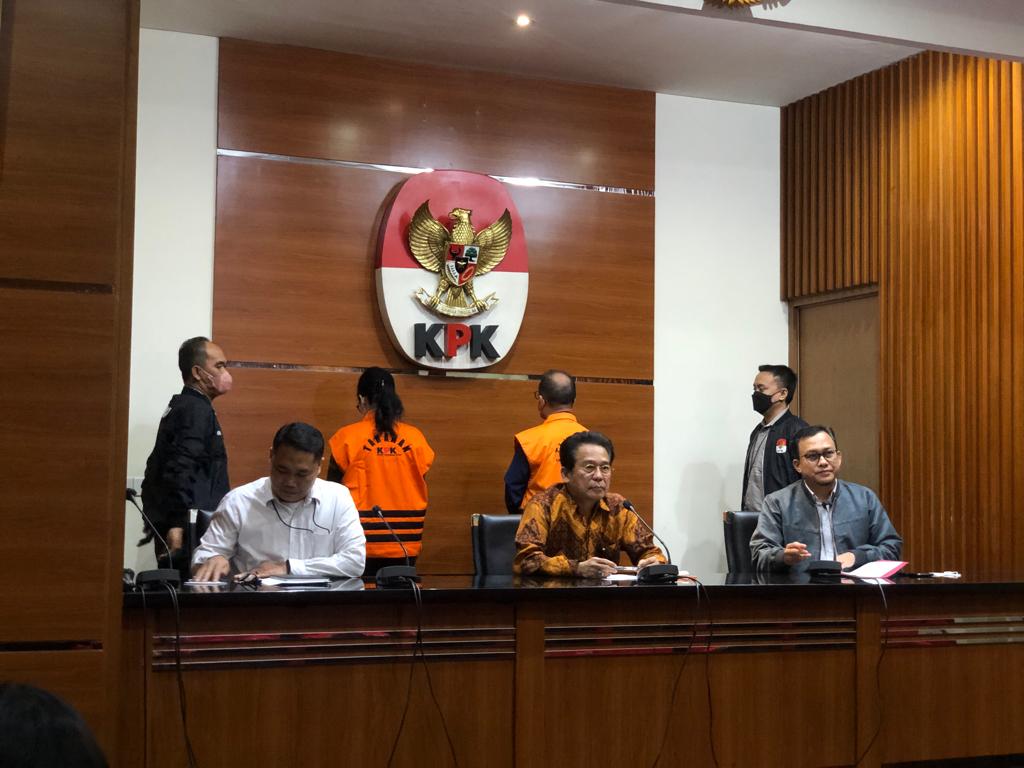 Bupati Kapuas Korupsi Rp8,7 M, Gunakan untuk Biayai Lembaga Survei