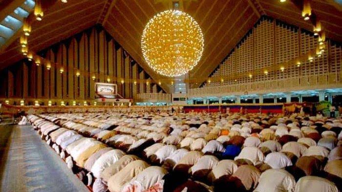 Bacaan Niat Salat Tarawih dan Witir Secara Sendiri dan Berjamaah