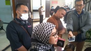 Kuasa hukum Cristalino David Ozora (17) Melisa Anggraini saat menghadiri sidang vonis AG di PN Jaksel, Senin, 10/4/2023 |