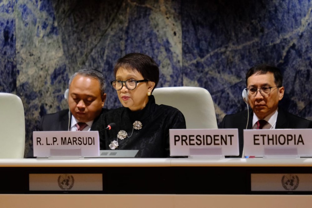 Menlu RI Retno Marsudi berbicara dalam "2nd Summit for Democracy-Indo Pacific Regional Meeting" di Seoul, Korea Selatan, Kamis, 30/3/2023). | Dok Kemlu RI