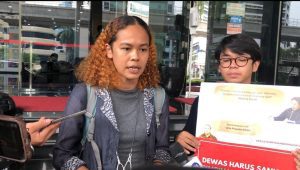 Peneliti Indonesia Corruption Watch (ICW) Lola Ester