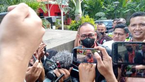 Rafael Alun Trisambodo tiba di KPK untuk diperiksa sebagai tersangka, Senin, 3/4/2023. | Merinda Faradianti/forumkeadilan.com