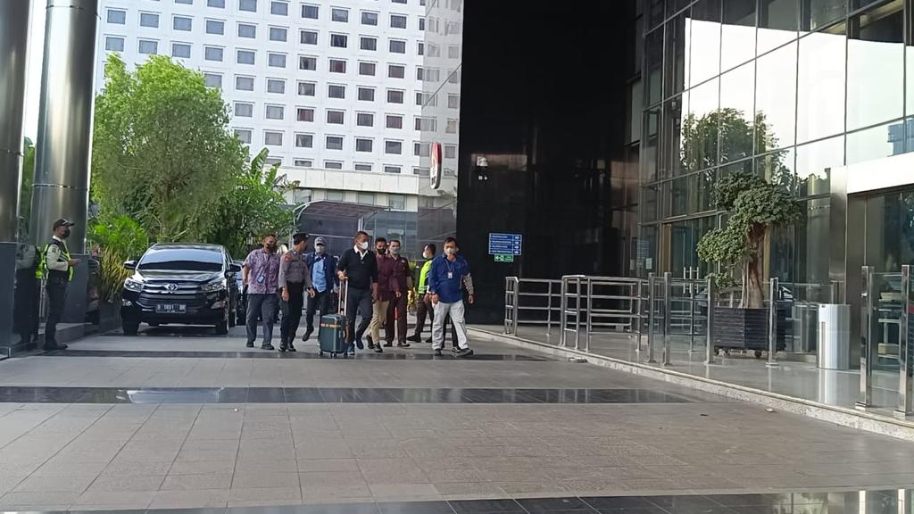 Usai Terjaring OTT, Bupati Meranti Tiba di KPK
