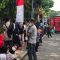Antrean penukaran uang di halaman Masjid Istiqlal