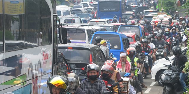 Libur Lebaran, Jalur Arah Puncak Macet Total