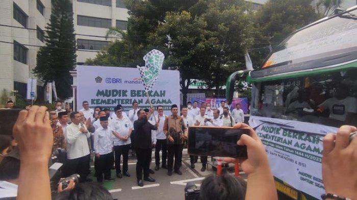 Menteri Agama Berangkatkan 23 Bus Rombongan Pemudik