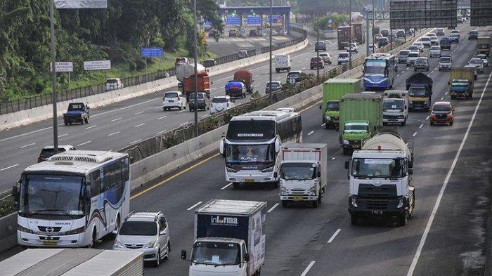 Ratusan ribu motor dan mobil meninggalkan Jabodetabek. | Ist