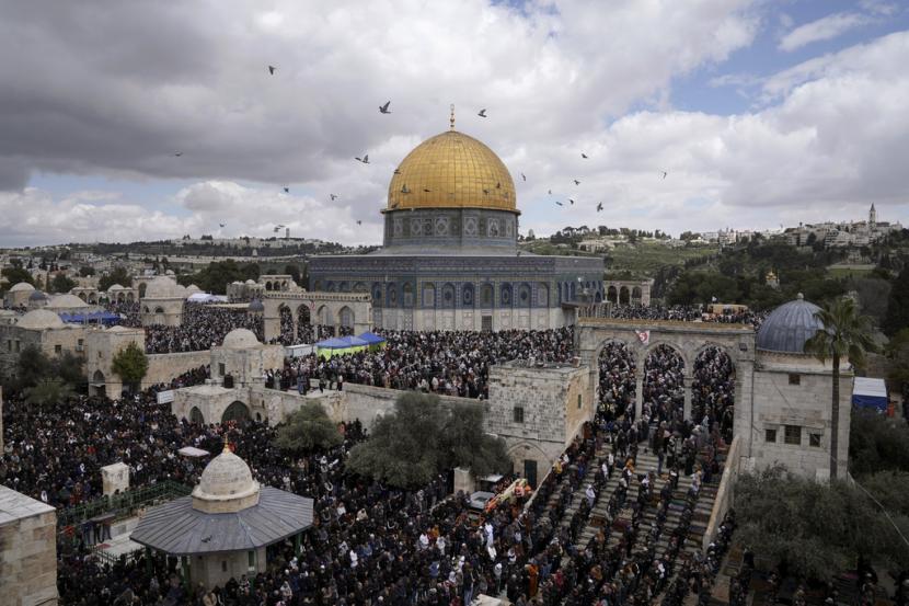 Tentara Israel Tembak Warga Palestina di Pintu Masuk Masjid Al-Aqsa