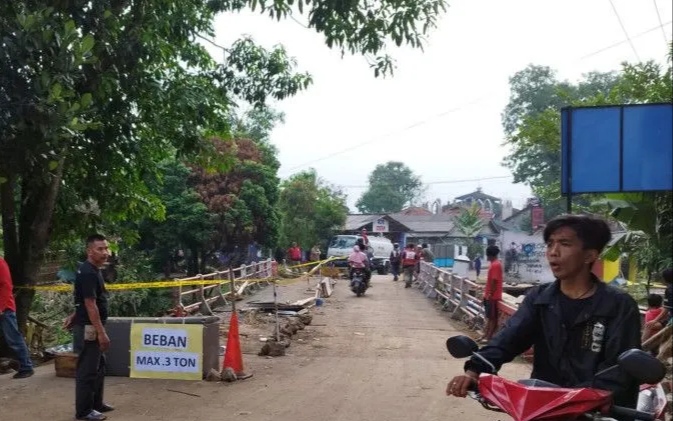 Banjir di Ciranjang-Cianjur, Dua Jembatan Putus
