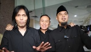 Once Mekel dan Ahmad Dhani usai melakukan audiensi dan mediasi terkait permasalahan royalti musik di Kementerian Hukum dan HAM (Kemenkumham), Selasa, 18/4 | Eronika Dwi Pinara/forumkeadilan.com