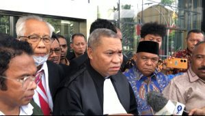 Pengacara Lukas Enembe, Stepanus Roy Rening, diperiksa Komisi Pemberantasan Korupsi (KPK) sebagai tersangka dugaan Obstruction of Justice atau perintangan penyidikan, Selasa, 9/5/2023 | Merinda Faradianti/forumkeadilan.com