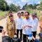 Presiden Jokowi meninjau jalan di Jambi. | Kementerian PUPR