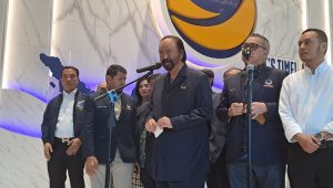 Ketua Umum Partai Nasdem Surya Paloh beserta jajaran elite Nasdem dalam jumpa pers di Nasdem Tower, Jakarta, Rabu, 17/5/2023. | Ist