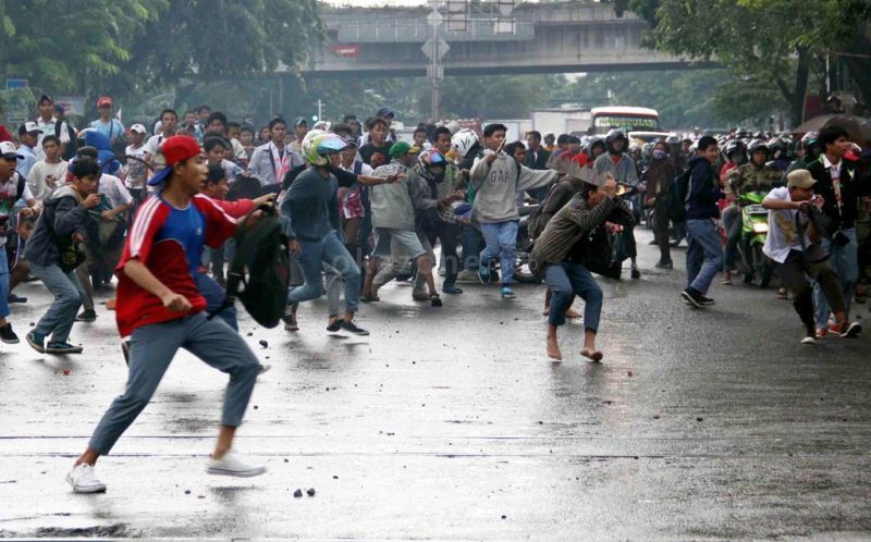 Polisi Terkena Siraman Air Keras saat Bubarkan Tawuran di Bassura Jaktim