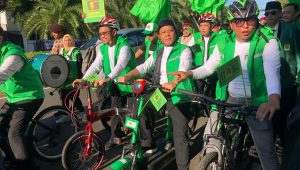Rombongan kader PPP mendaftarkan bacaleg ke KPU
