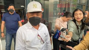 Asmar, Plt Bupati Kepulauan Meranti usai diperiksa KPK pada Senin, 29/5/2023