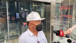 Asmar, Plt Bupati Kepulauan Meranti usai diperiksa KPK pada Senin, 29/5/2023