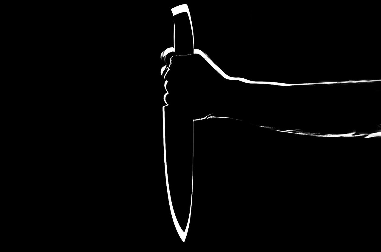 Tak Terima Ditegur, Seorang Pemuda Tusuk Pemilik Warung di Jaktim